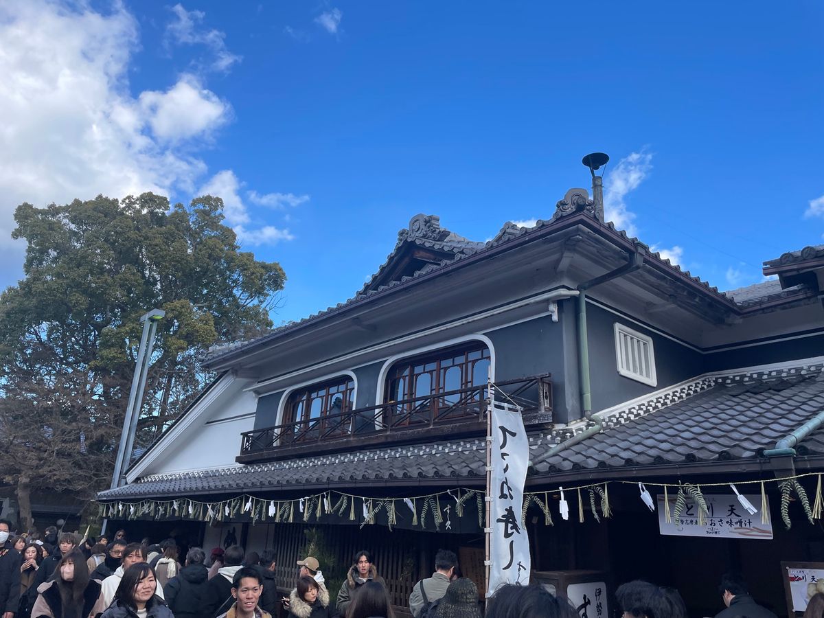 お伊勢詣りのランチはすし久のてこね寿司。