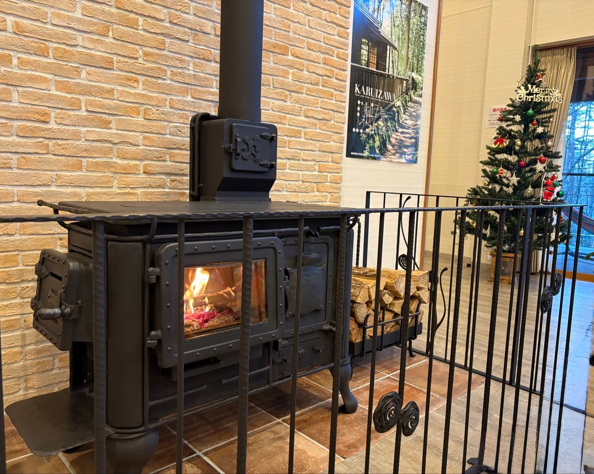 暖炉の前で炎をみながらボーとするのもよし、読書📖もよし
本当にリフレッシュ...