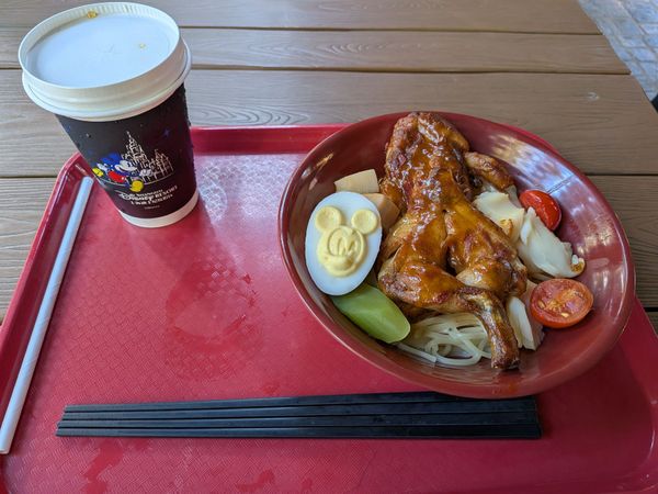 中国・上海「China」の写真：📍Tangled Tavern

カエル...