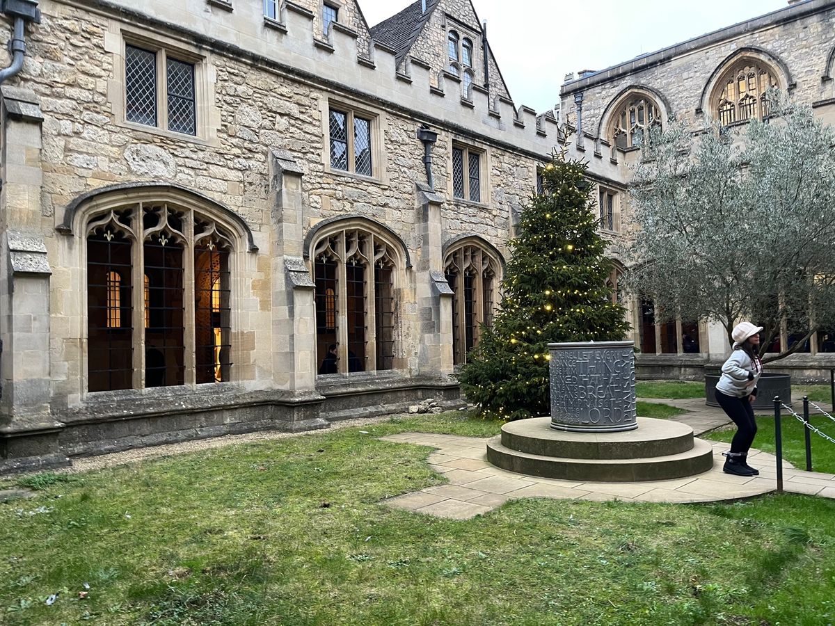 少し足を伸ばしてオクスフォードへ
この有名な食堂は現役らしいです
