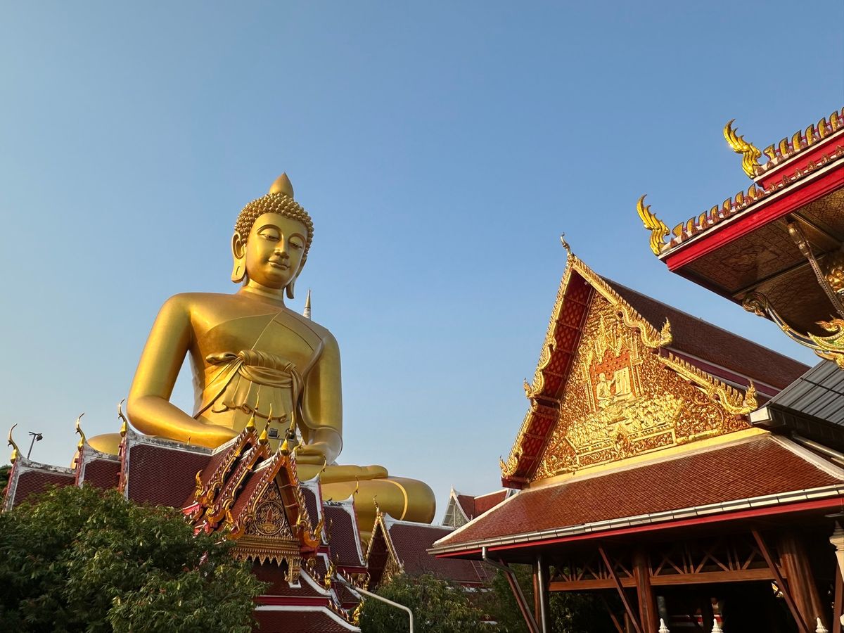 束の間の観光
ワットパークナムと湯の森サウナ