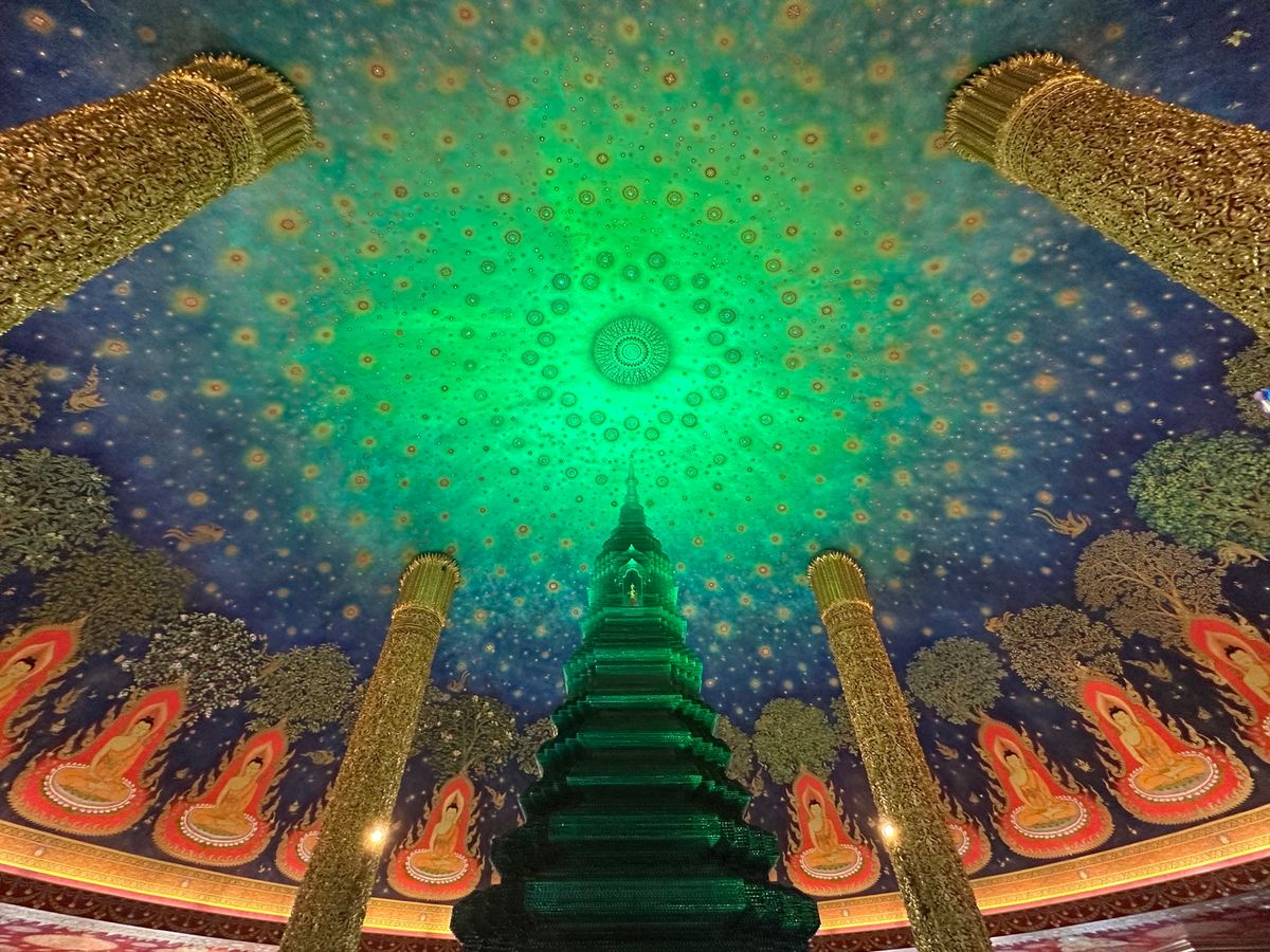 束の間の観光
ワットパークナムと湯の森サウナ