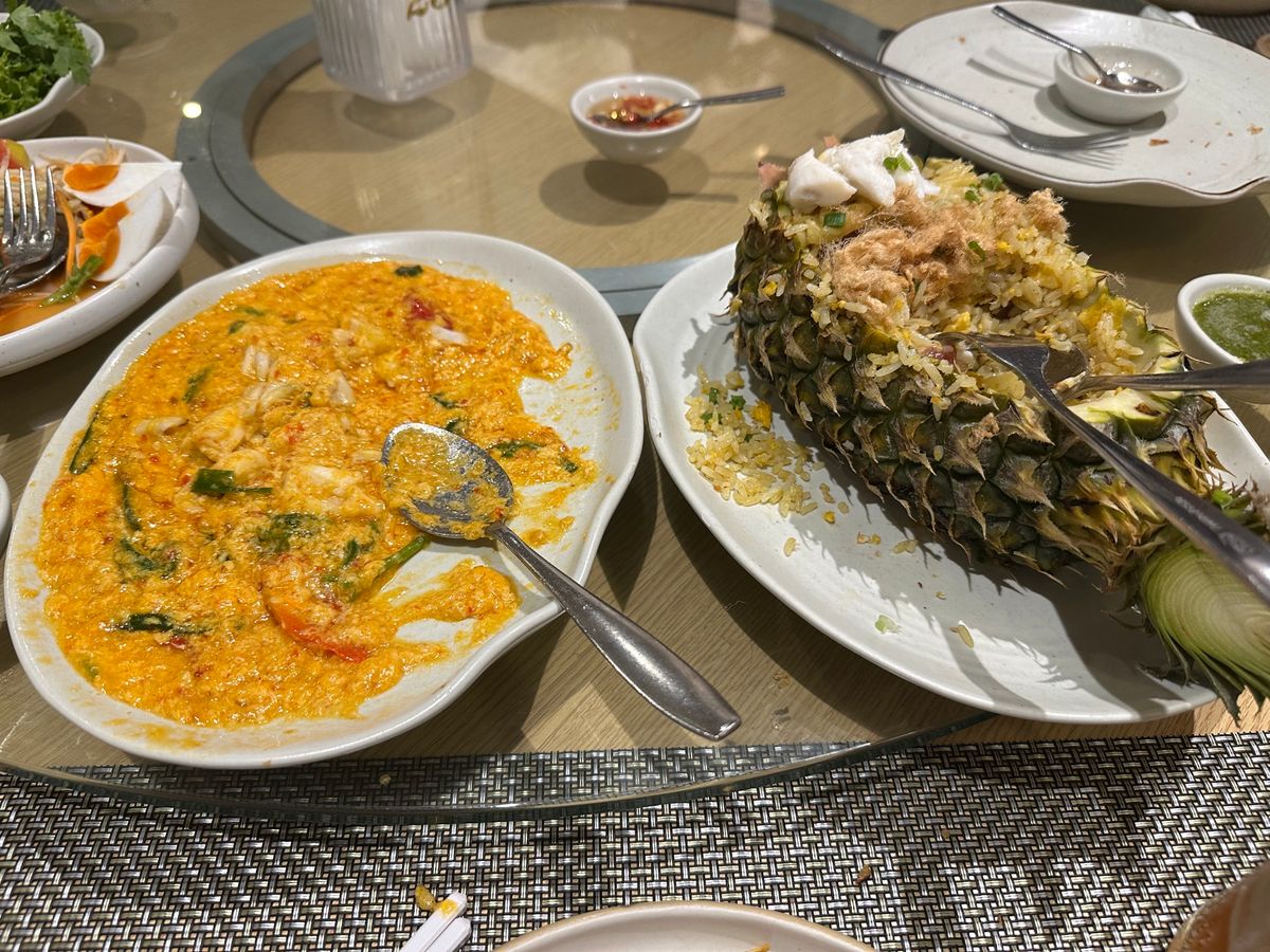 グルメ①タイカレー
グリーンカレー、レッドカレー、プーパッポンカレー，クマ...