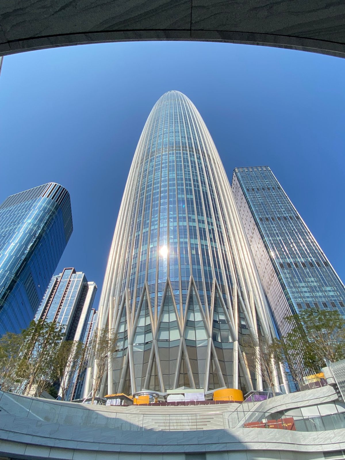 いつ行っても思うけど、深圳は本当に大都会🏙️ドローンの配送もビル街の真ん中...