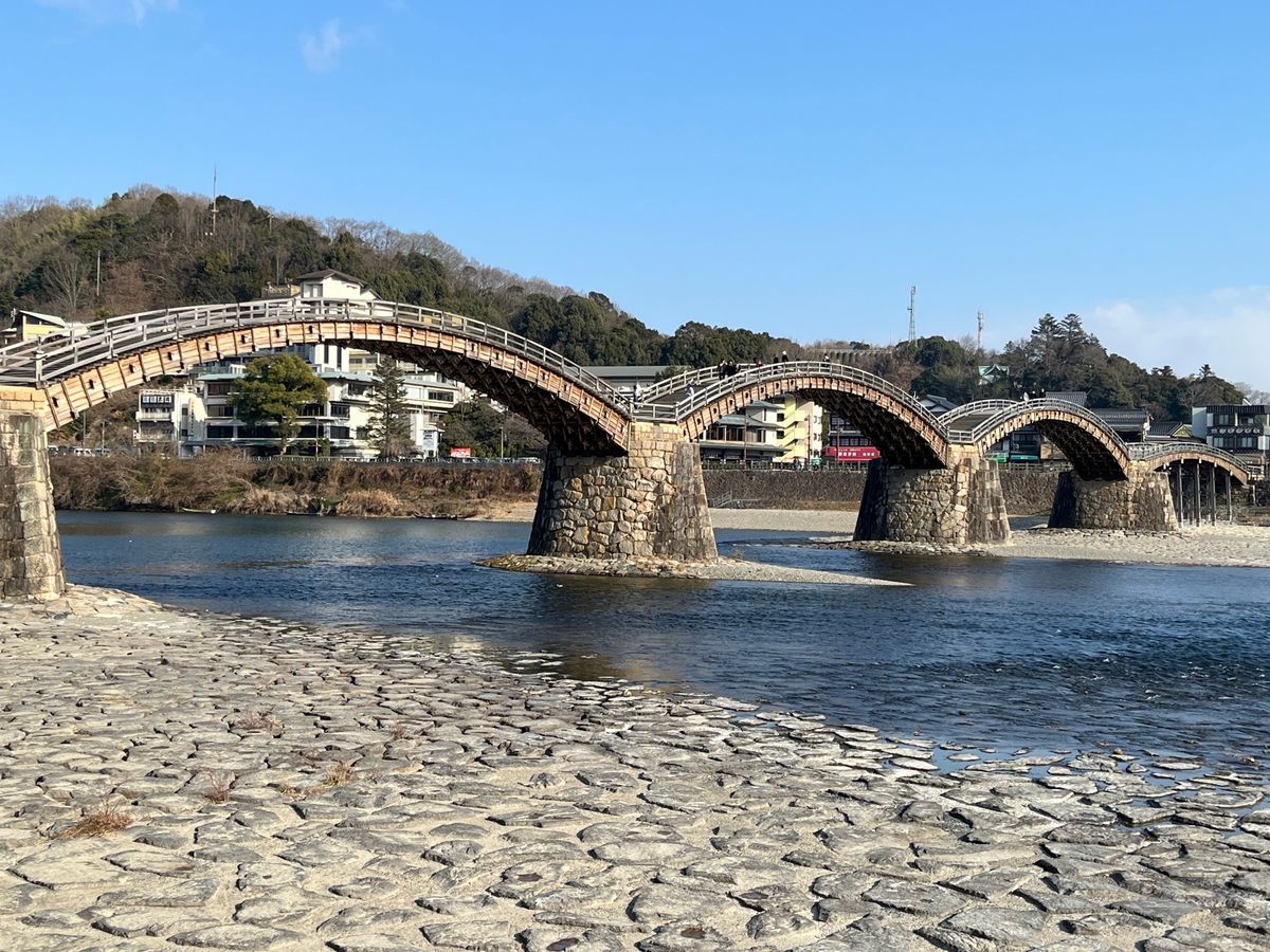 岩国寿司を食べてから錦帯橋へ
岩国城🏯に行く予定が、ロープウェイ点検のため...
