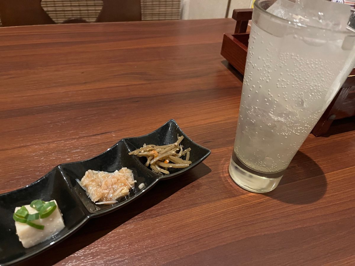 れんこんのはさみ揚げ、瓦そば、ゆずきちサワー
瓦そばそばのパリパリしたとこ...