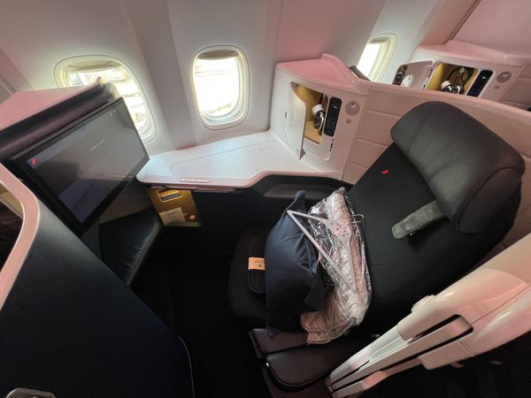 ルクセンブルク・Luxembourg「コートジボワール出張5」の写真：エールフランス B777-300ER
羽...