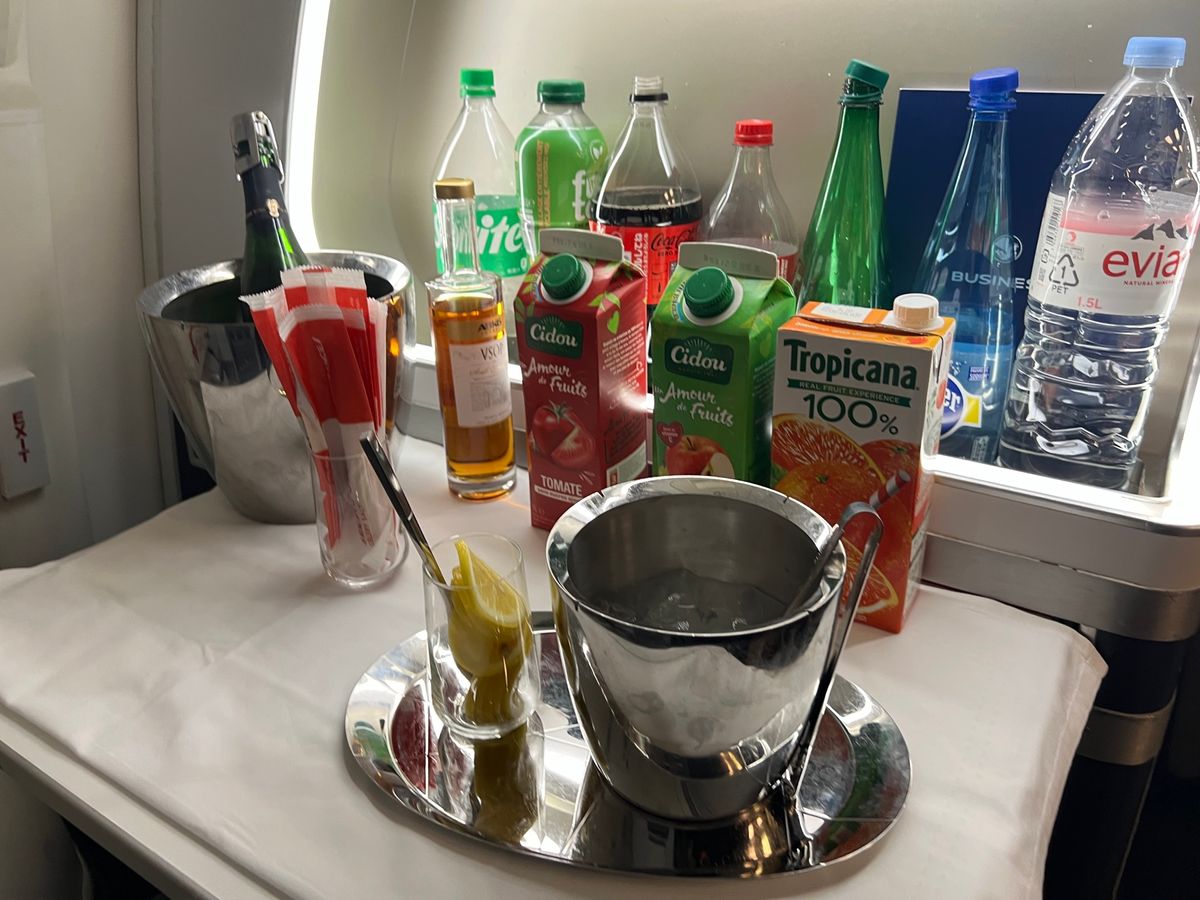 アラスカ上空オーロラ
日本を朝出発する便で、秋から春くらいの季節だと見られ...