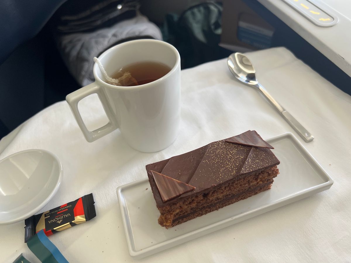 エールフランスのビジネスクラスの食事はいつもレベル高いです