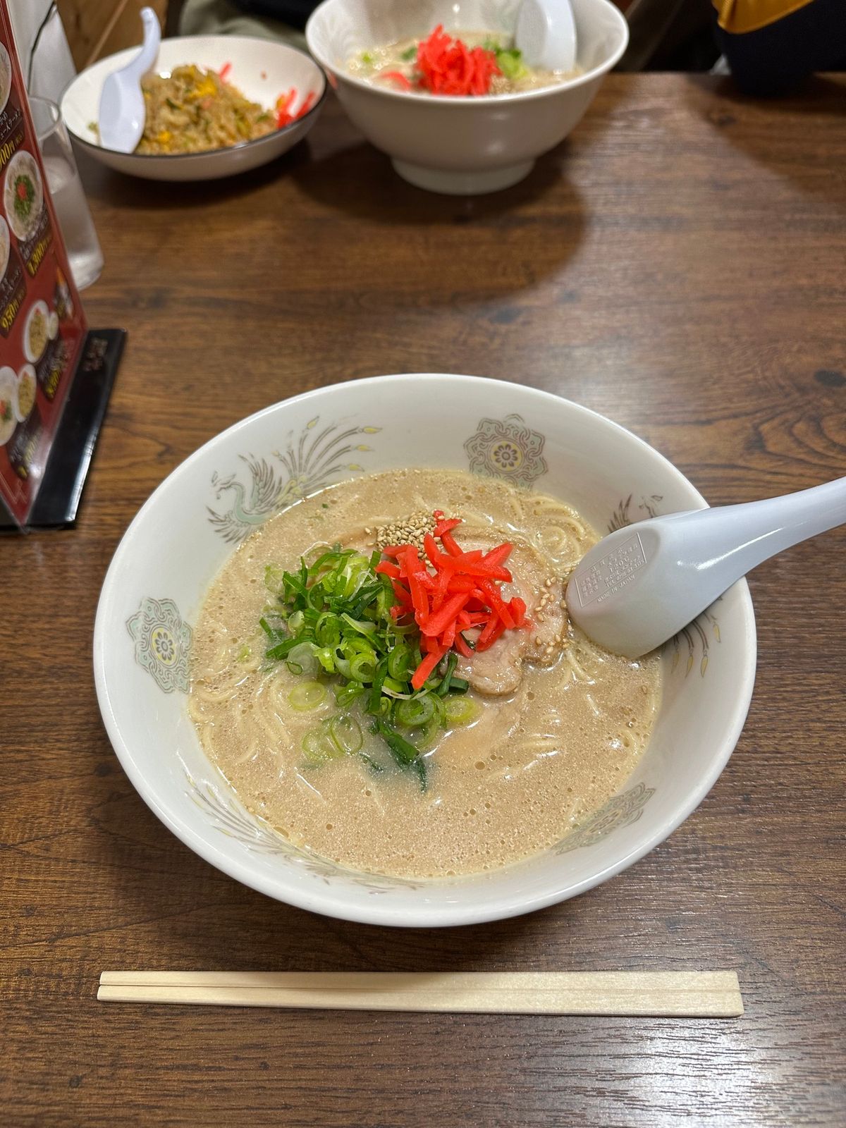 黒壁スクエアで食べ歩き🤤
線香屋さんとかオルゴール館、ガラス館見るとこも沢...