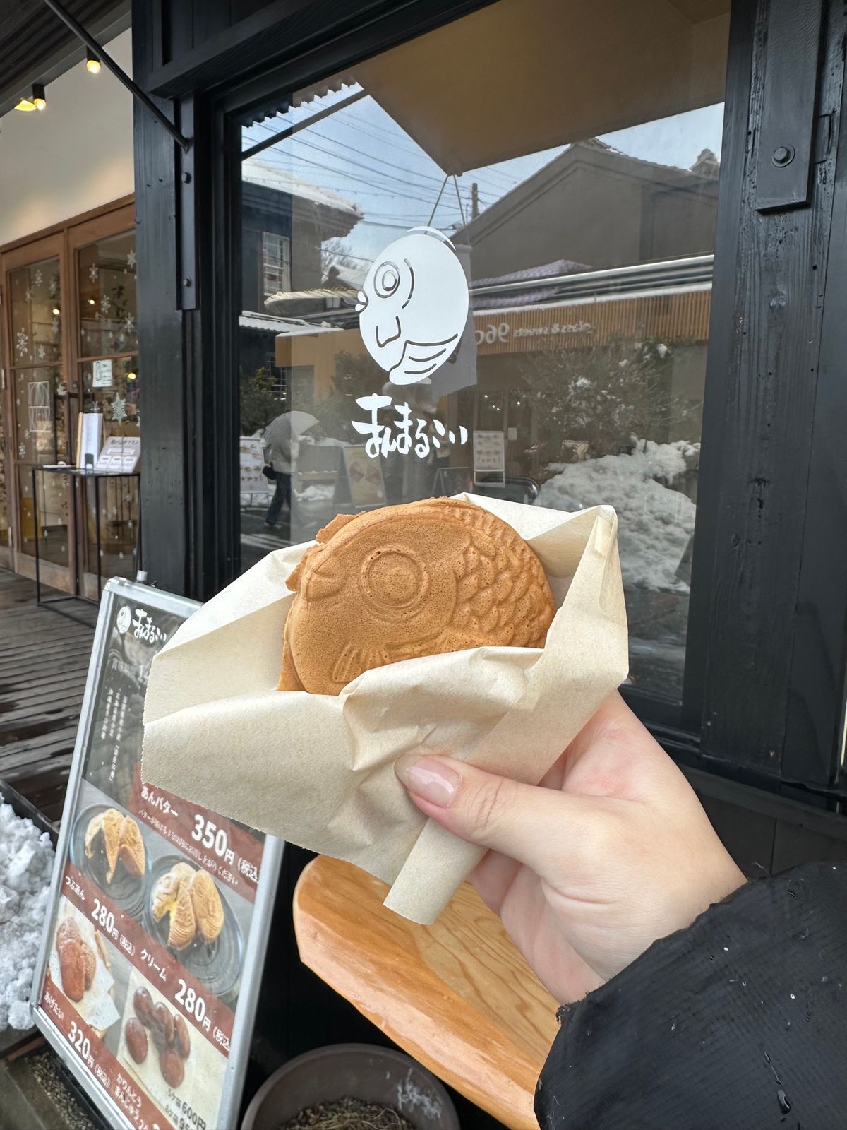 黒壁スクエアで食べ歩き🤤
線香屋さんとかオルゴール館、ガラス館見るとこも沢...