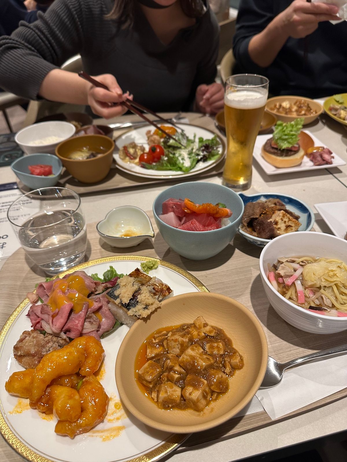 シャーレ水ヶ浜でランチしたらアヒルに餌やりも出来てめちゃ可愛かった𓅿
ラコ...