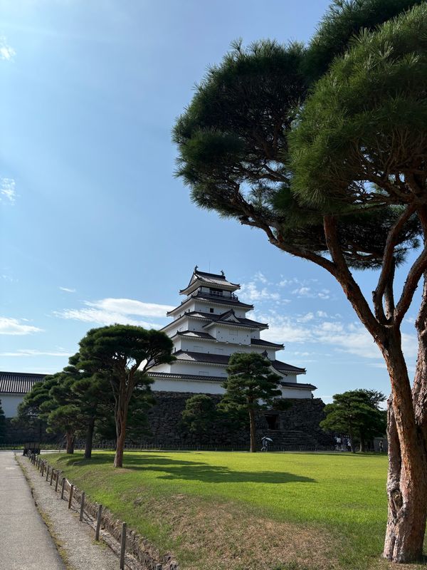 日本・福島県「夏休み旅行2025」の写真：①鶴ヶ城
白虎隊
②③五色沼
④達沢不動...