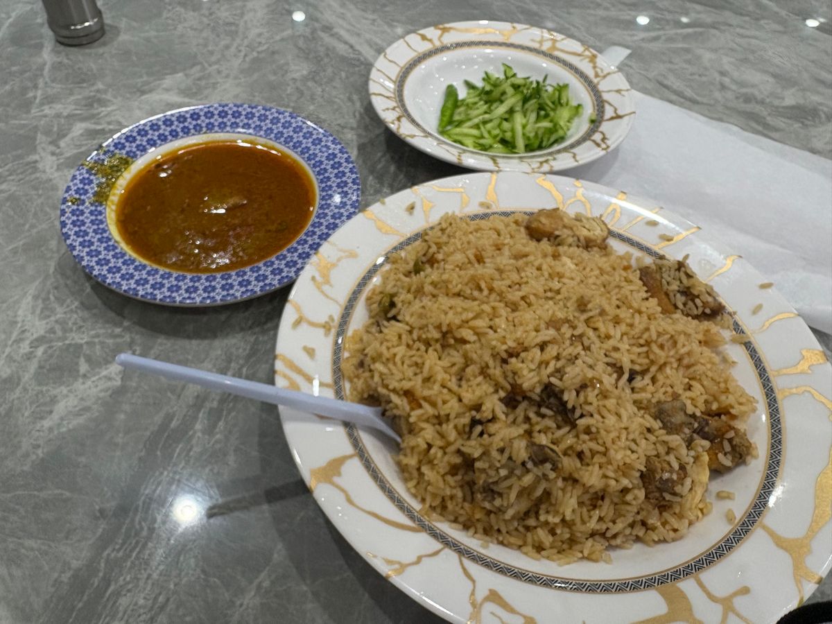 サウジアラビアは意外と物価が高かったです。パキスタン料理やインド料理は比較...