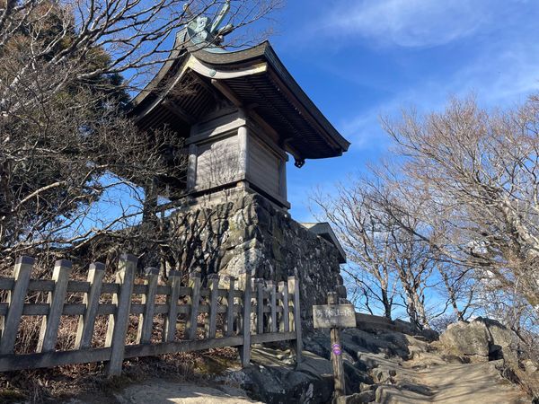 日本・茨城県「2026年・日本で一番低い百名山」の写真：男体山の山頂へ。良い景色ですね。
