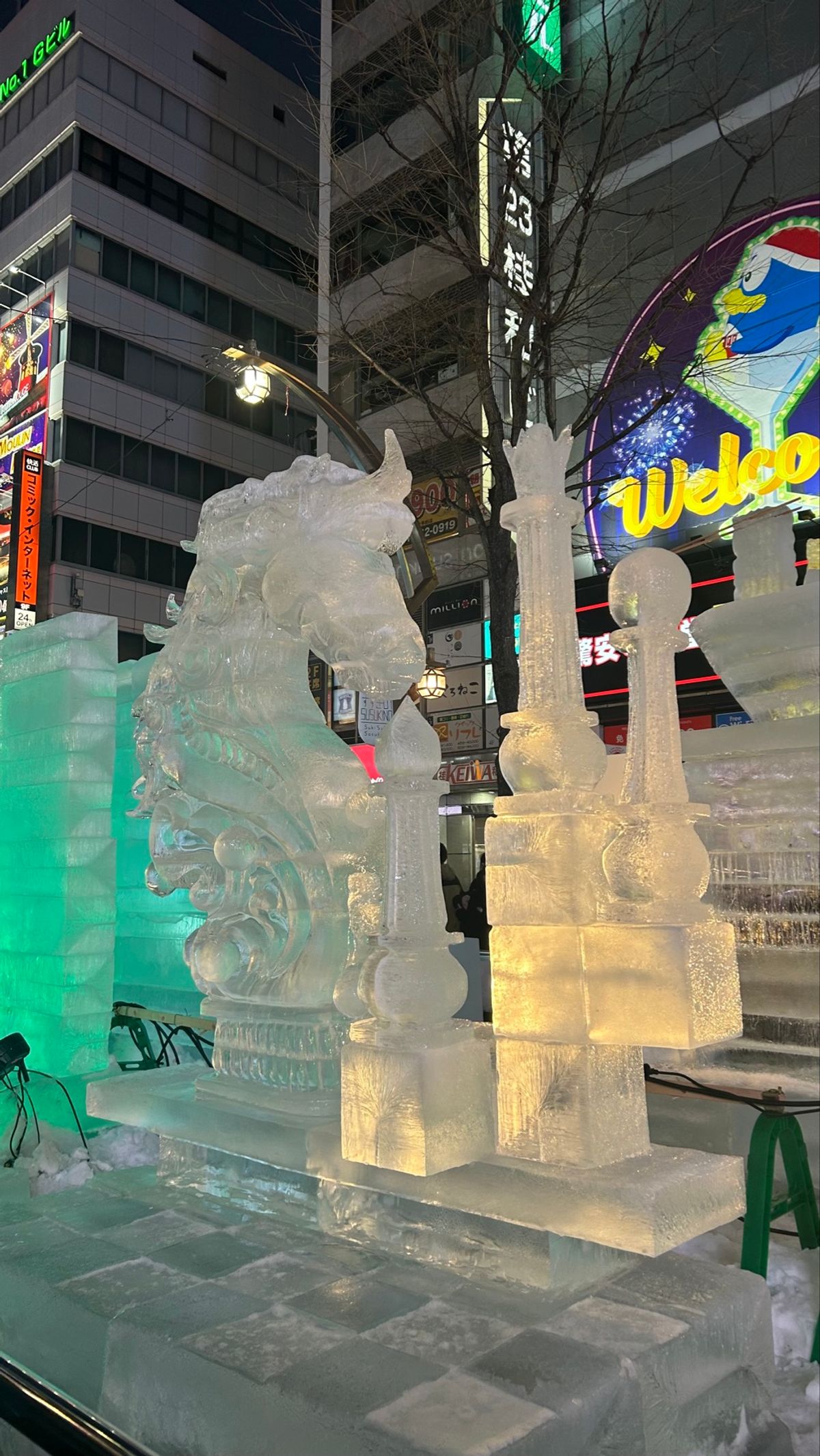 すすきのへ
ニッカの看板見た瞬間、あーこれ有名なやつだ！ってワクワク。その...