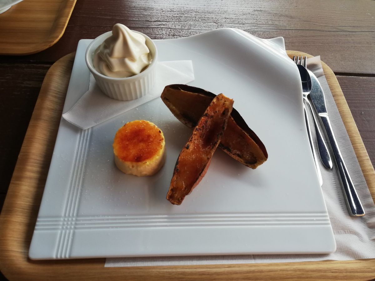 こちら恵那市にある栗スイーツで有名な川上屋さん。
併設のカフェで色々食べた...