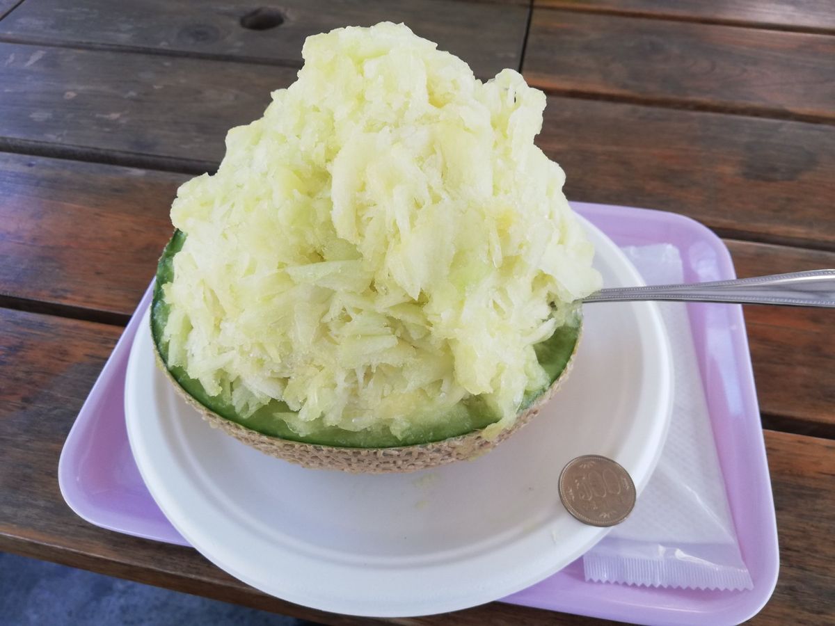 渥美半島の42号線沿いには、広ーいお花畑があります。春は菜の花、夏はヒマワ...