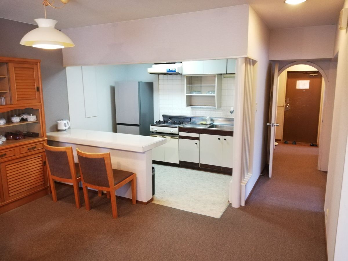 部屋ひｒｒｒｒっろ。
写真だと伝わり切りませんが、なんかバストイレ空間含め...