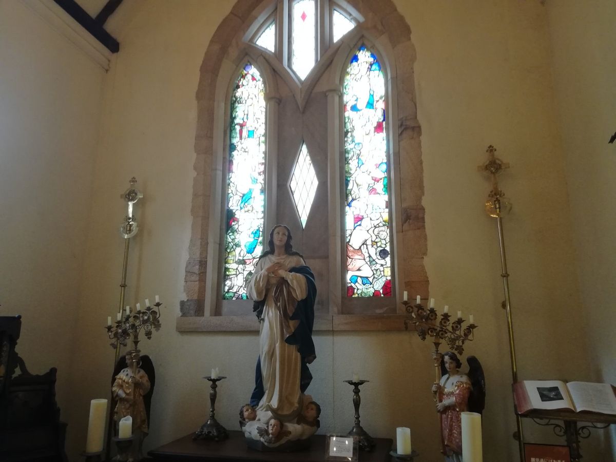 こちらは伊豆高原エリアにあるステンドグラス美術館。こういうところが自分は大...