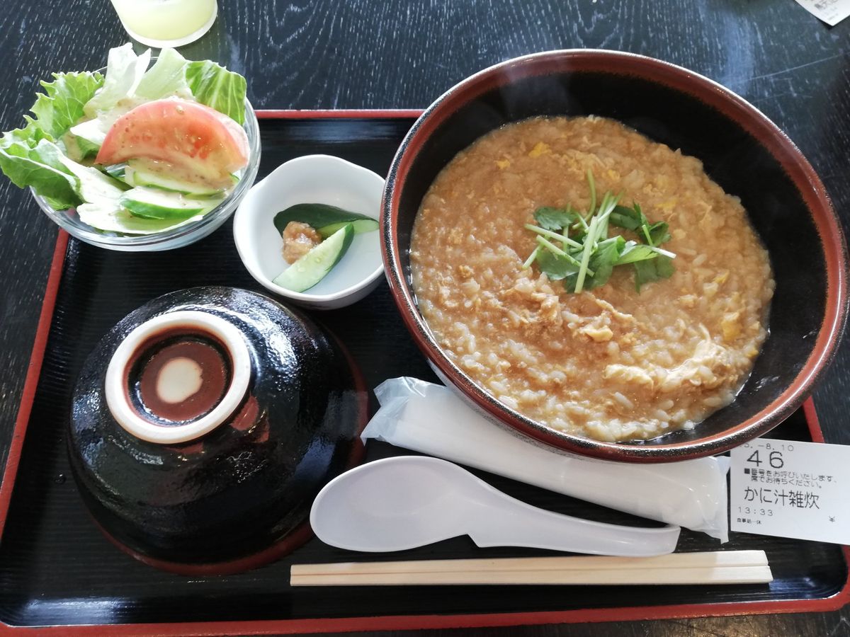 こちらは伊豆高原からの帰り道で食べた、モクズガニ雑炊。すんごい出汁が染み出...