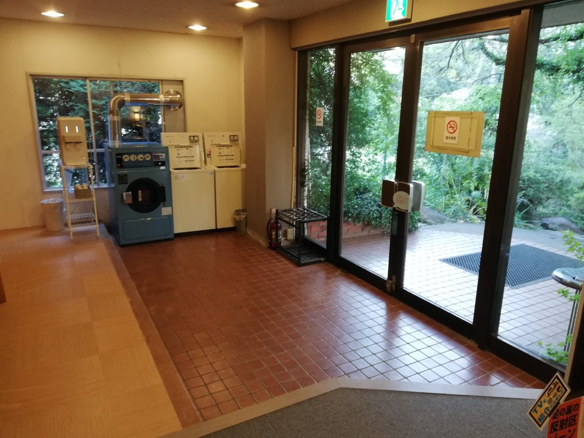 お風呂は部屋にもありますが、別棟の共同浴場が素晴らしい！
めっちゃ広く使え...