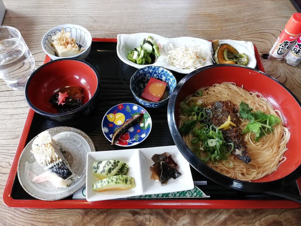 こちらは黒壁スクエアからちょっと歩いたところにある「善光」さん！
ここで名...