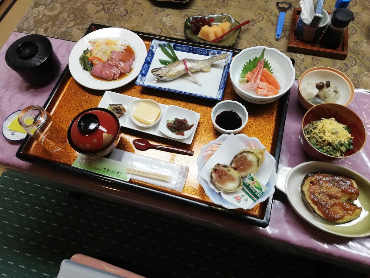 こちらはお宿にございます。
滋賀県の琵琶湖北部にある「北国街道　草野旅館」...