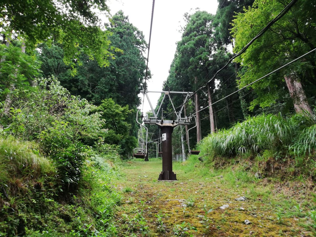 こちらは戦国時代で有名と言えば有名な、賤ケ岳七本槍の賤ケ岳。ひとり乗りのリ...