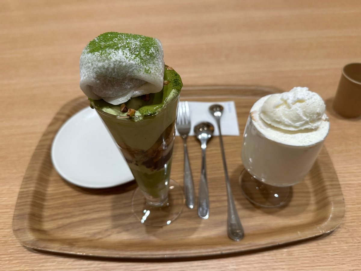 札幌グルメ
白樺山荘のまるごと北海道味噌ラーメン
22%MARKETのパフ...