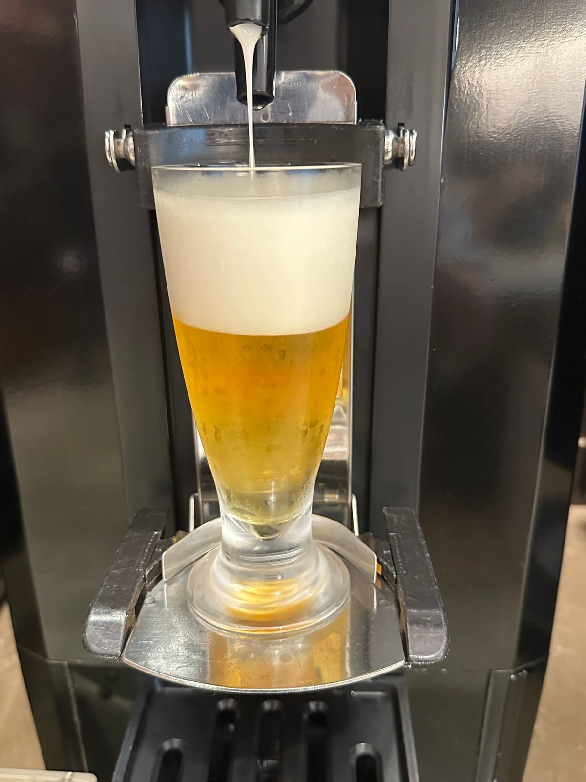 そば処 琉風の炙りラフテー沖縄そば、ポーたまのエビタルポーたま、オリオンビ...