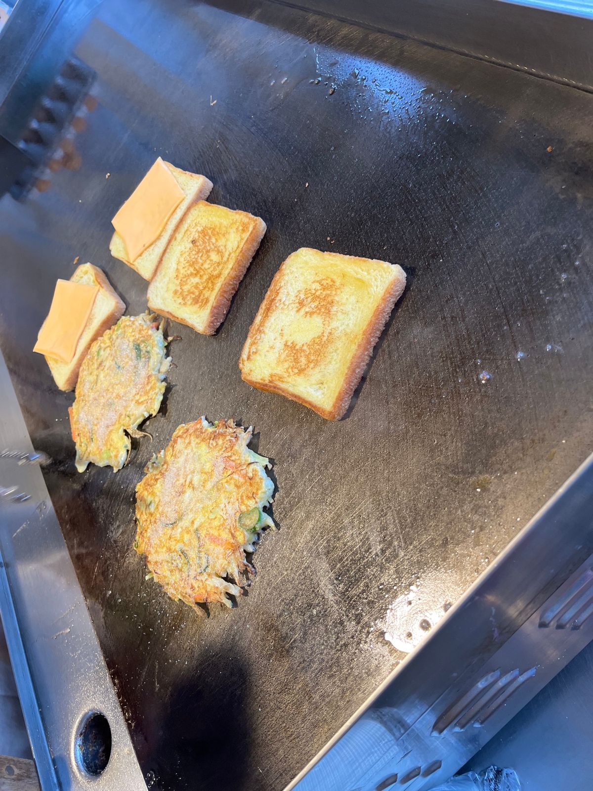 ネットで見つけたトースト屋さん
美味しかったので、2日行きました。
イディ...