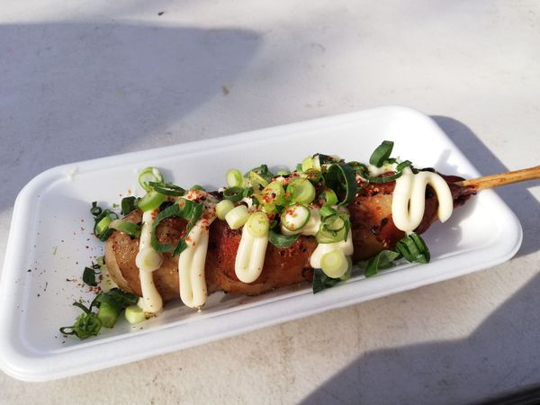 日本・伊豆「20260214,15伊豆河津桜花見旅行🌸」の写真：出店の食べ物も美味しい🍖