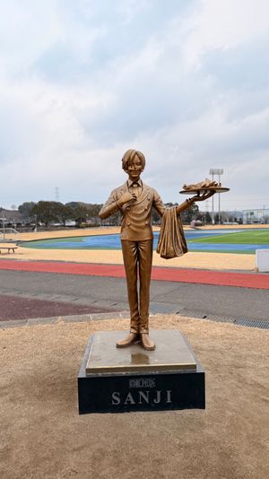 何個かマワレタワンピース像🌊⛵️⚓️