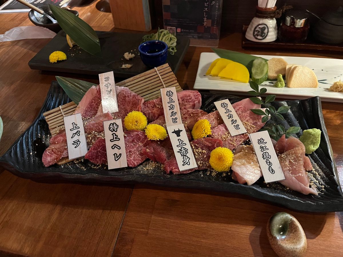 食事は近江牛と鰻