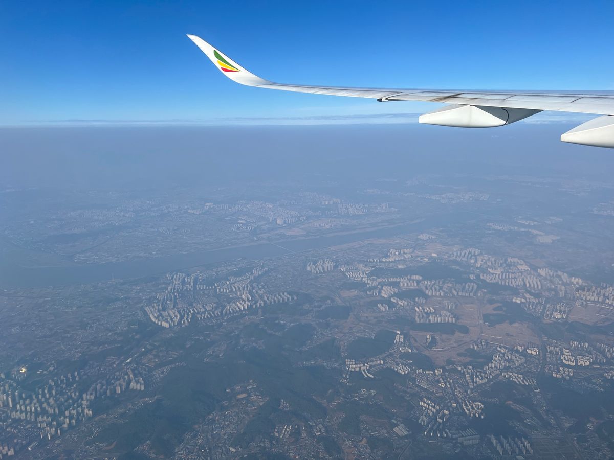 エチオピア航空エコノミークラス
3席空いていて眠れました
後方座席が良いですよ