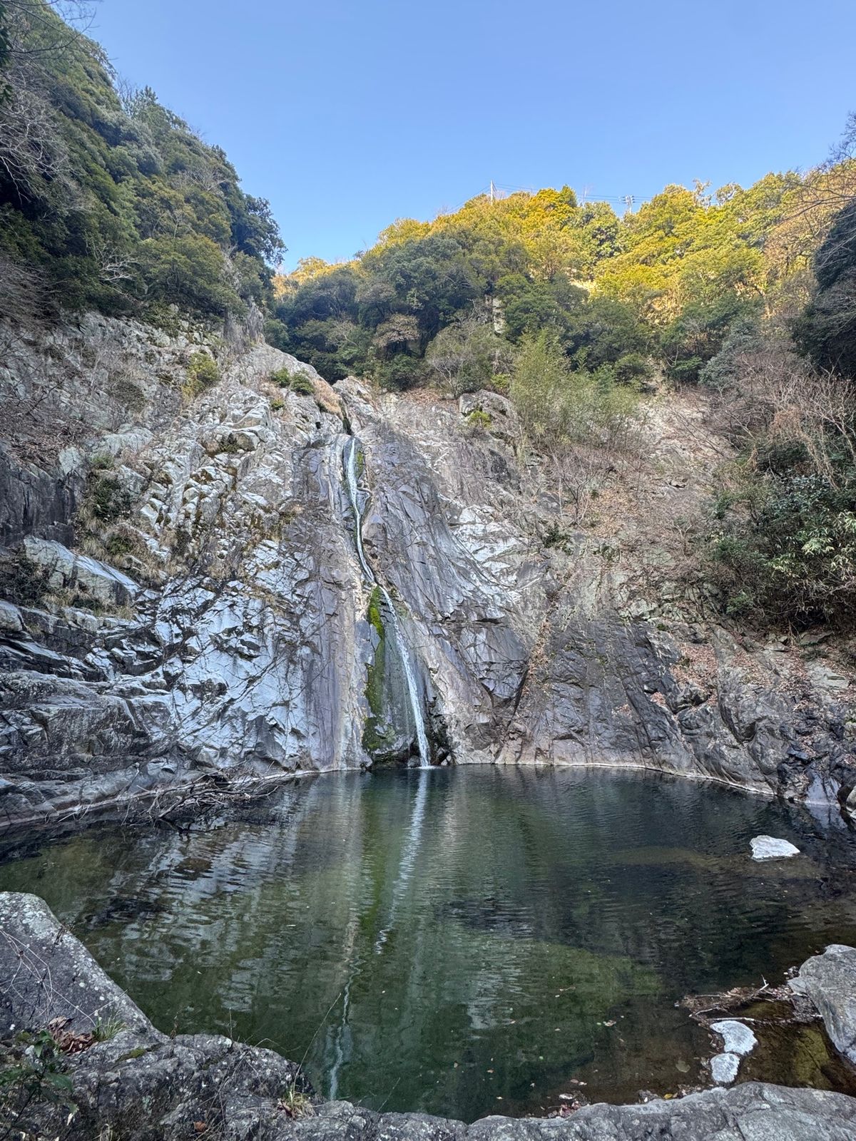 布引の滝
日本三大神滝のひとつらしい
4つの滝の総称で、これはその中で一番...