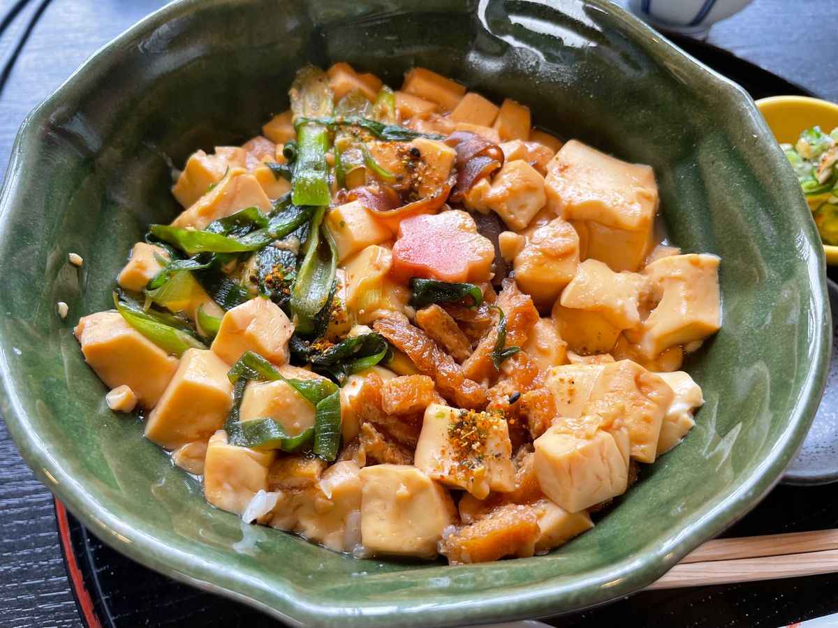 北野天満宮前にある「とようけ茶屋」へ。11時の開店前には着いていたのですが...