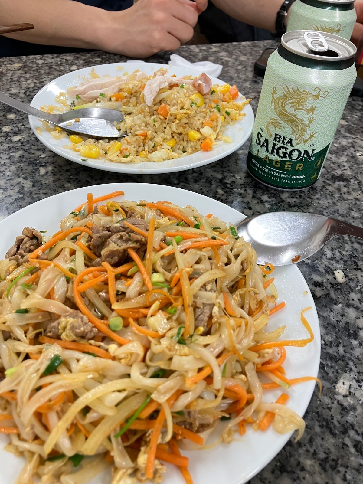 バインミー、フォー、ブンチャー、生春巻き、チュンチュン、ココナッツジュース...