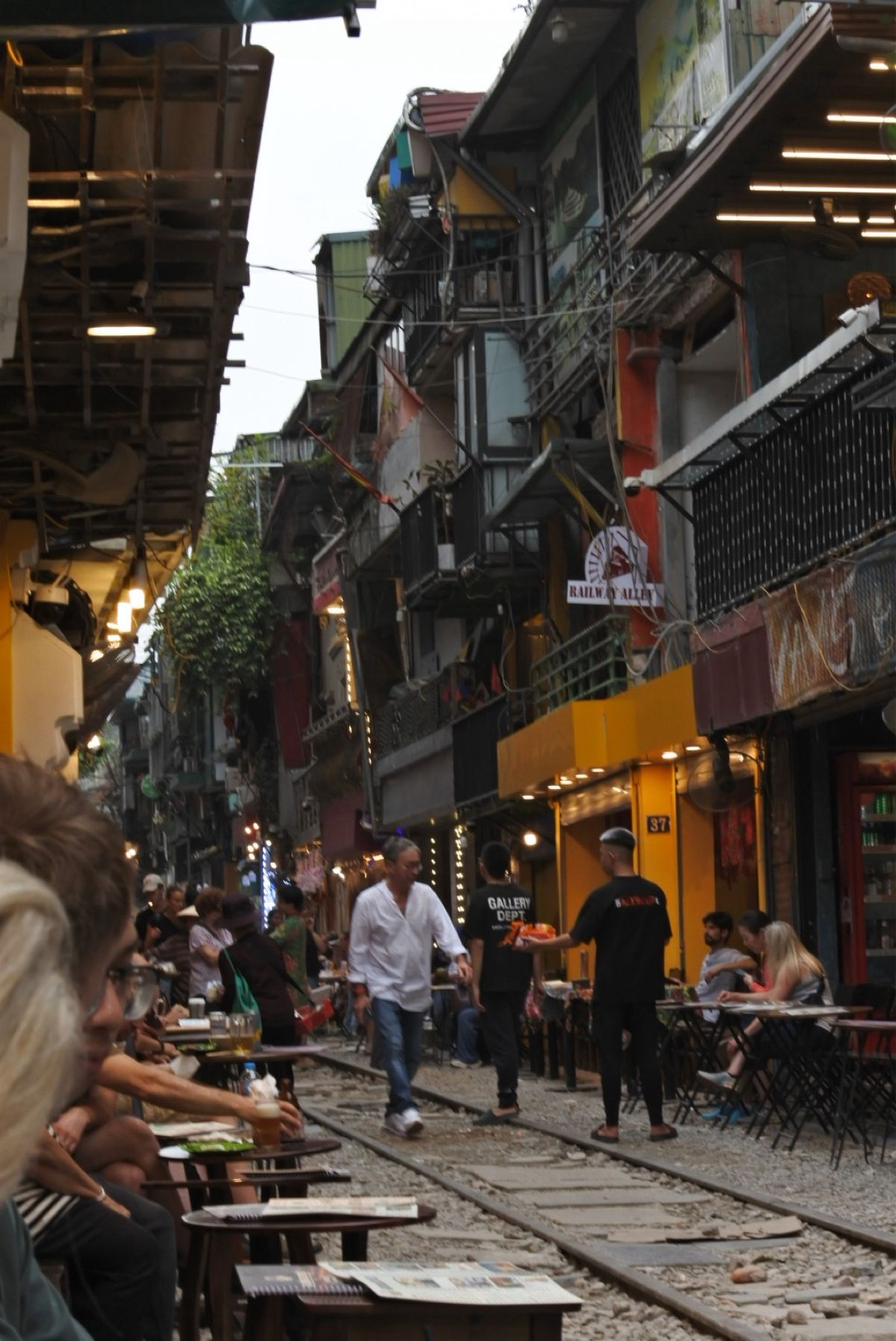 トレイストリート
本当に目の前に電車が走って来て新鮮な体験だった
何が楽し...