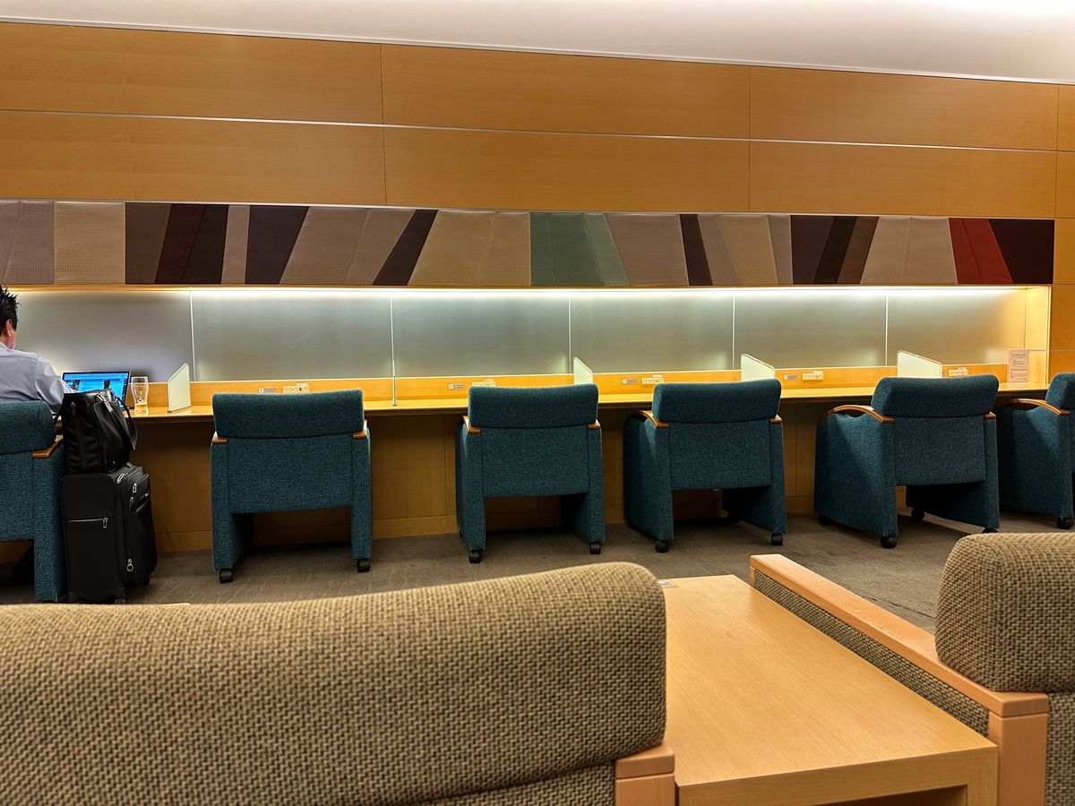 名古屋の前泊ホテルとセントレアでサウナ
矢場味仙の台湾ラーメンを食べた後は...