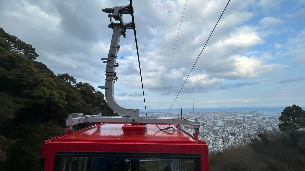 またまた移動して
くるくる鳴門 道の駅へ
出来たてのお芋パンにいもけんぴに...