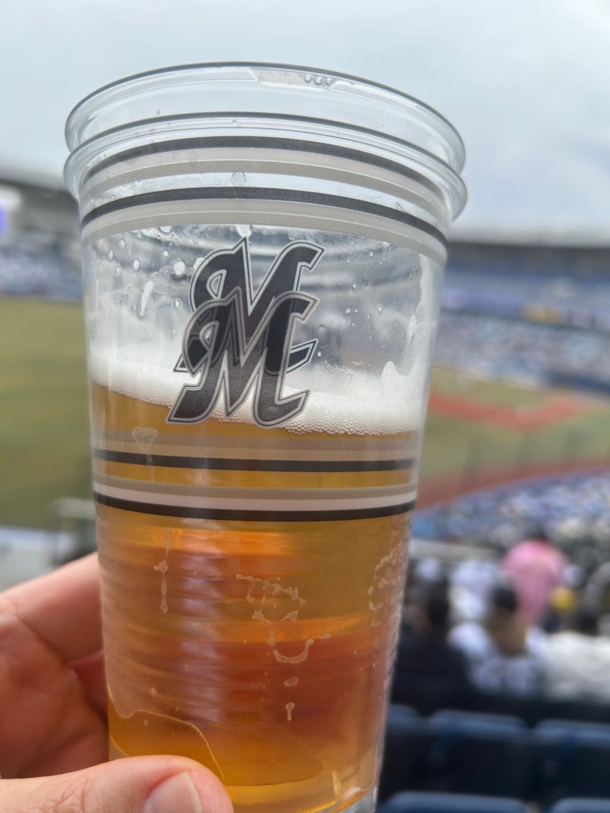 Good game! The party is over ⚾️🍺！