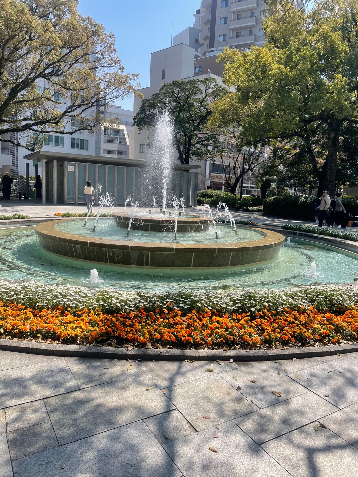 日本人に生まれたからには一度は見ておかないとと思って訪問
世界から戦争がな...