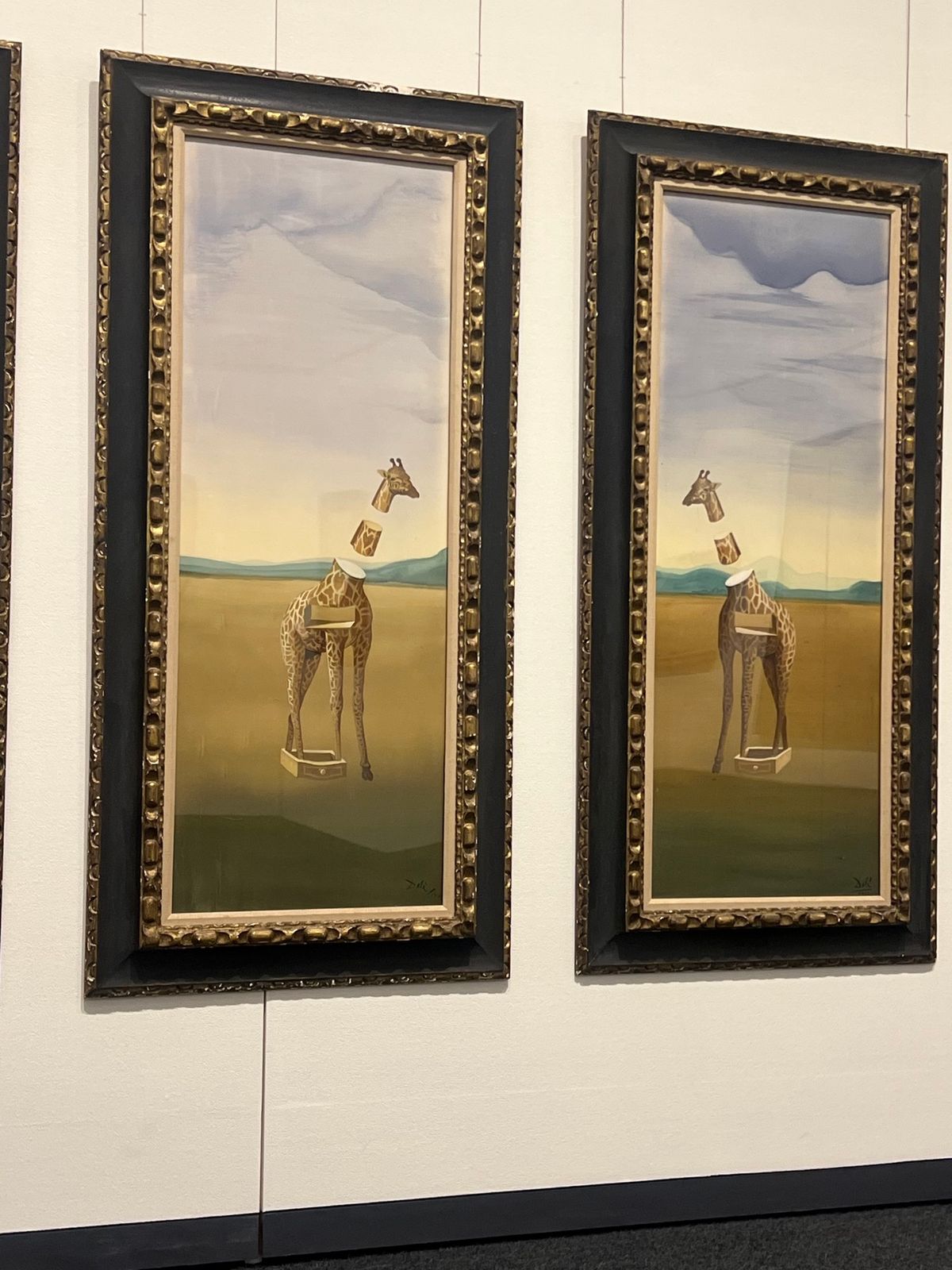 大室山のお鉢巡りをするために、
掛川から伊東に移動したが、あいにくの雨だっ...