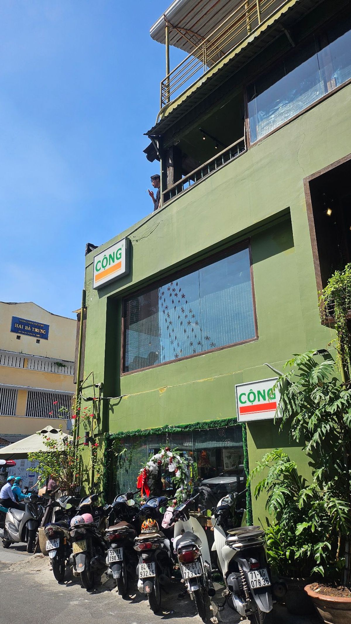 ピンクの教会の目の前の有名人気カフェ☕
ココナッツコーヒーが甘くて美味しかった💓