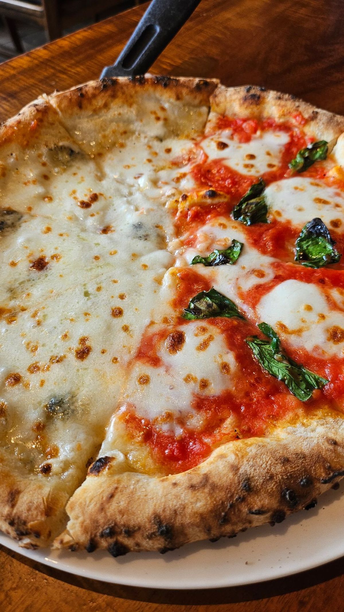 人気のPizza 4P's🍕
人気なだけあってとても美味しかった🍺💭