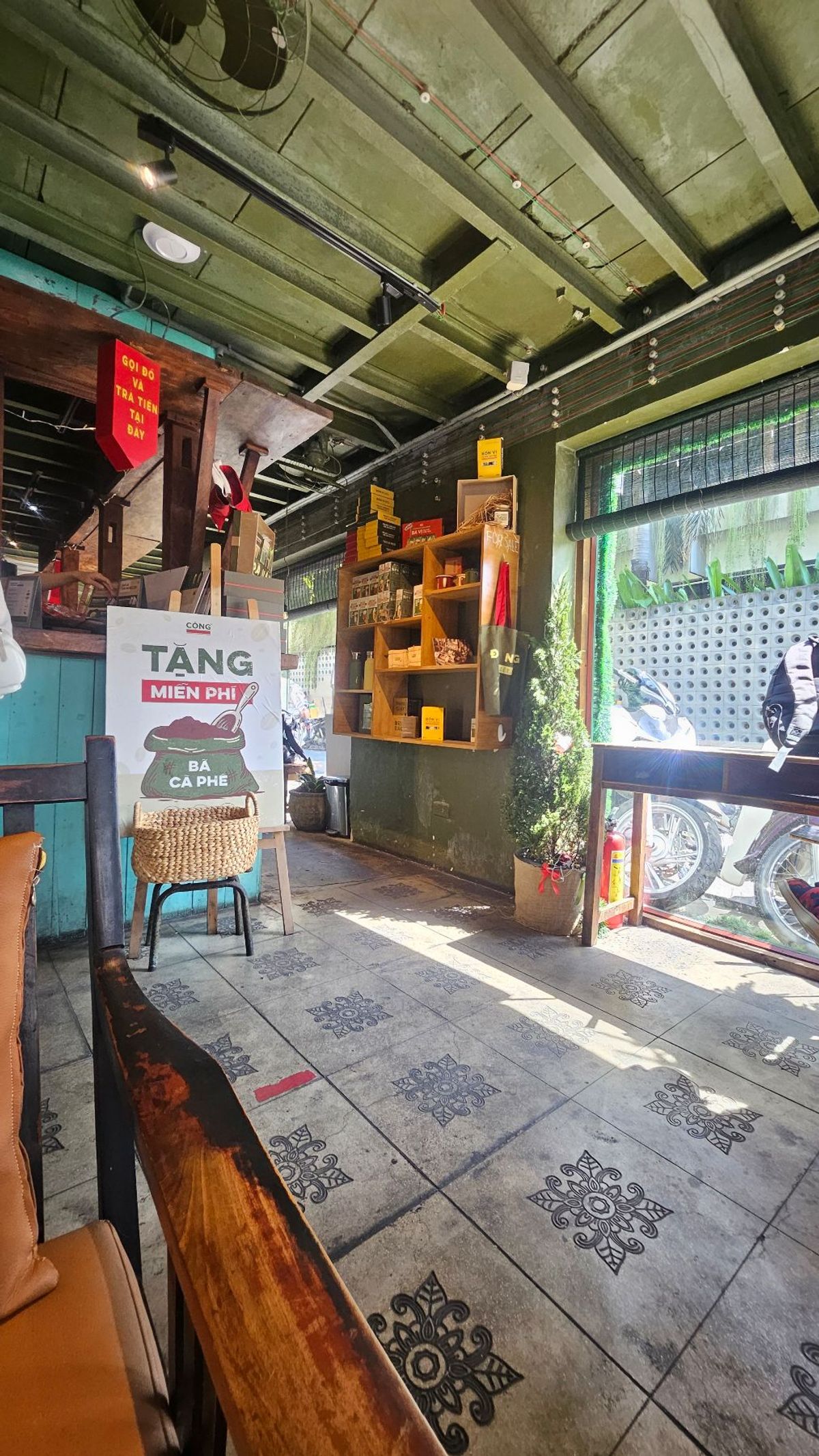 ピンクの教会の目の前の有名人気カフェ☕
ココナッツコーヒーが甘くて美味しかった💓