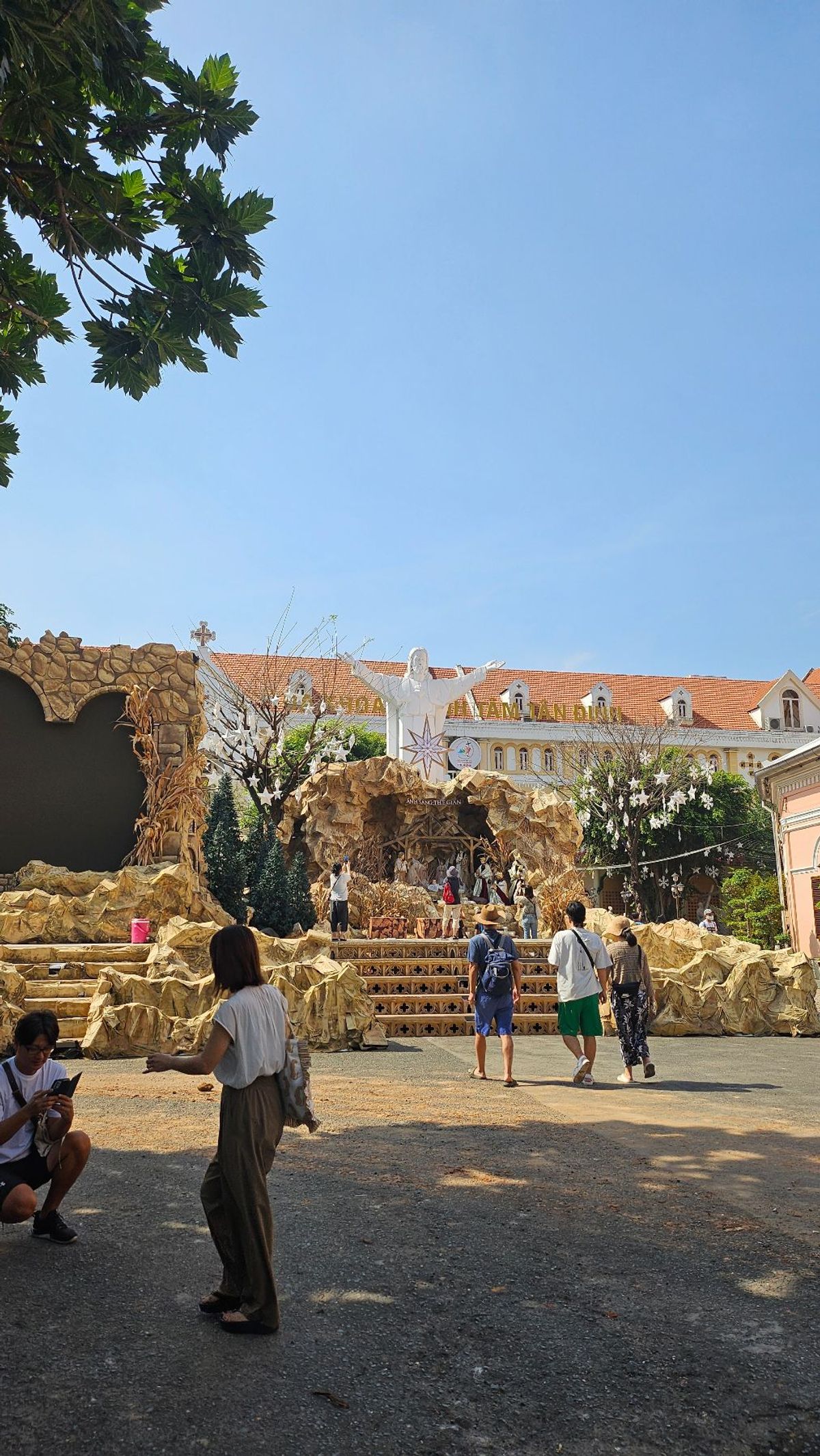 可愛いピンクの教会⛪
近くでアオザイをレンタルして写真を撮ったのが思い出📷✨