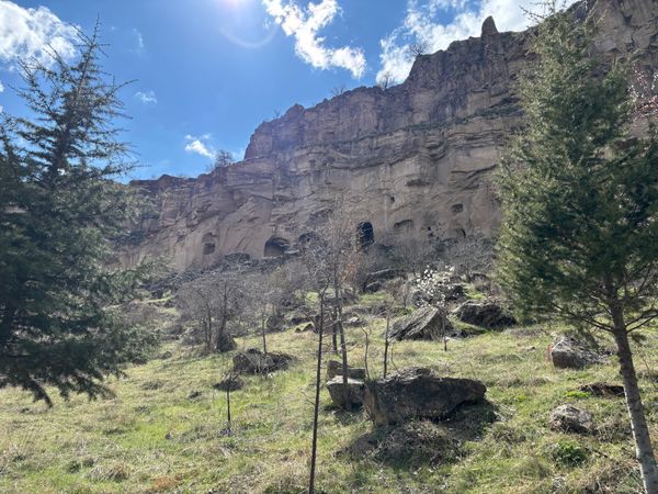 トルコ・イスタンブール「トルコ旅行」の写真：カッパドキア　ウフララ渓谷
教会は立ち入...